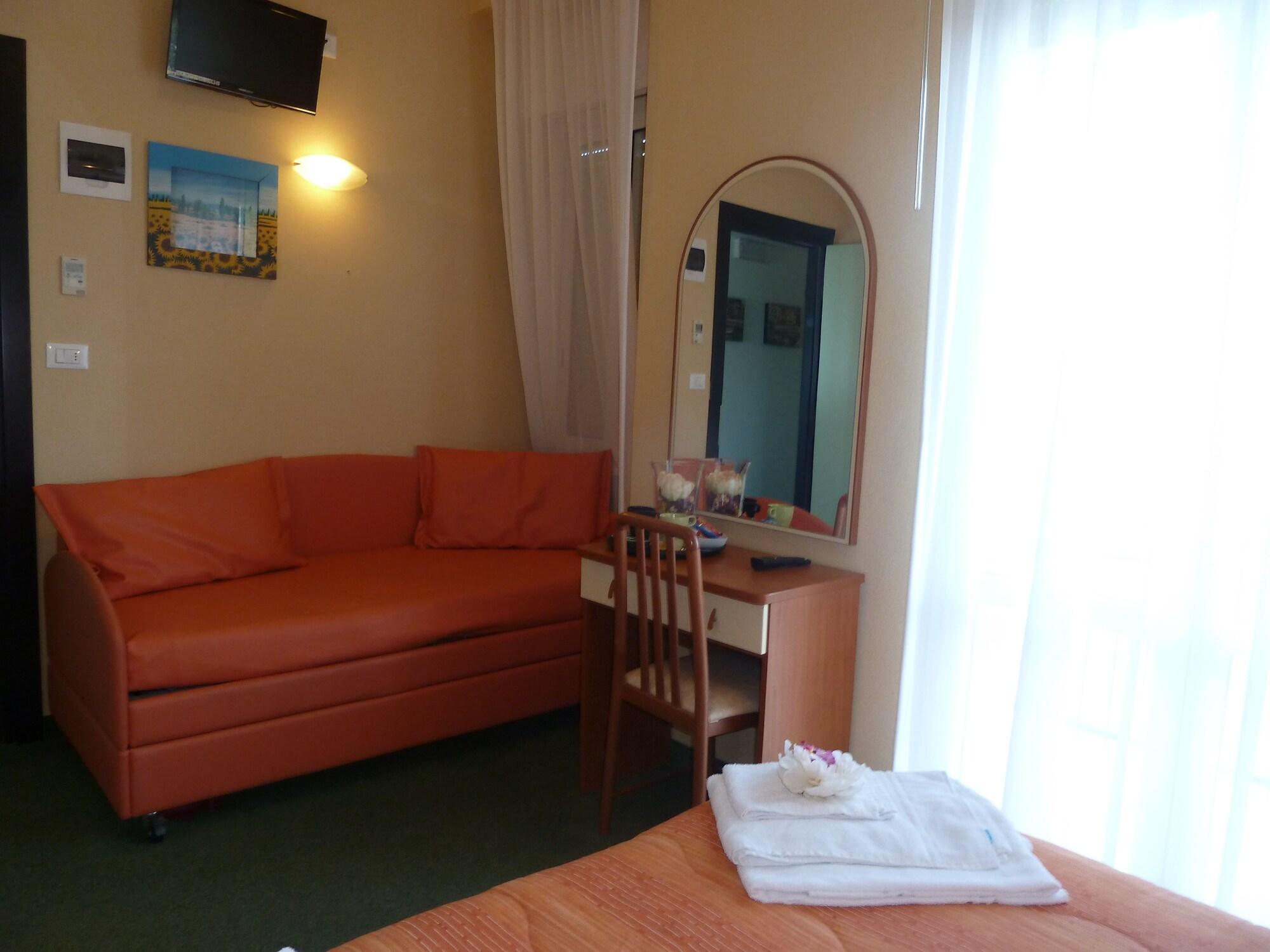 Hotel Crosal Rimini Exteriér fotografie
