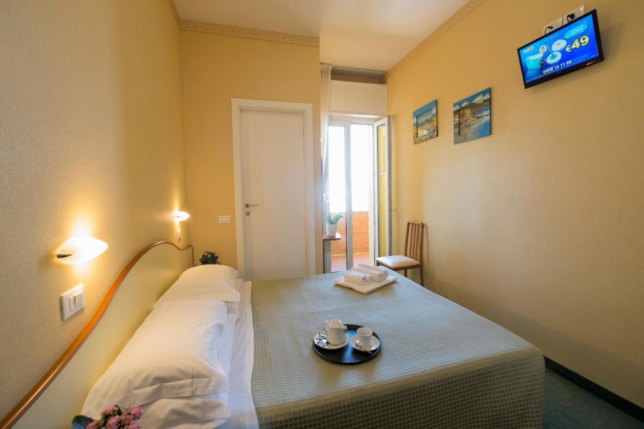 Hotel Crosal Rimini Exteriér fotografie
